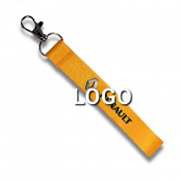 [Krátka kľúčenka s logom Renault]