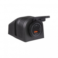 [USB + USB-C zásuvka voděodolná v přídavném panelu]