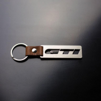 [Oceľový prívesok na kľúče s koženým remienkom GTI]