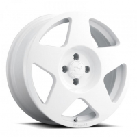 [fifteen52 TARMAC - RALLY WHITE]