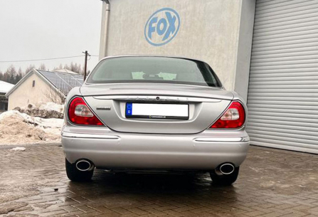 [Obr.: 11/51/53/0-jaguar-xj-x350-koncovy-tlmic-vyfuku-vpravo-vlavo-115x85-typ-44-vpravo-vlavo-1753275806.jpg]